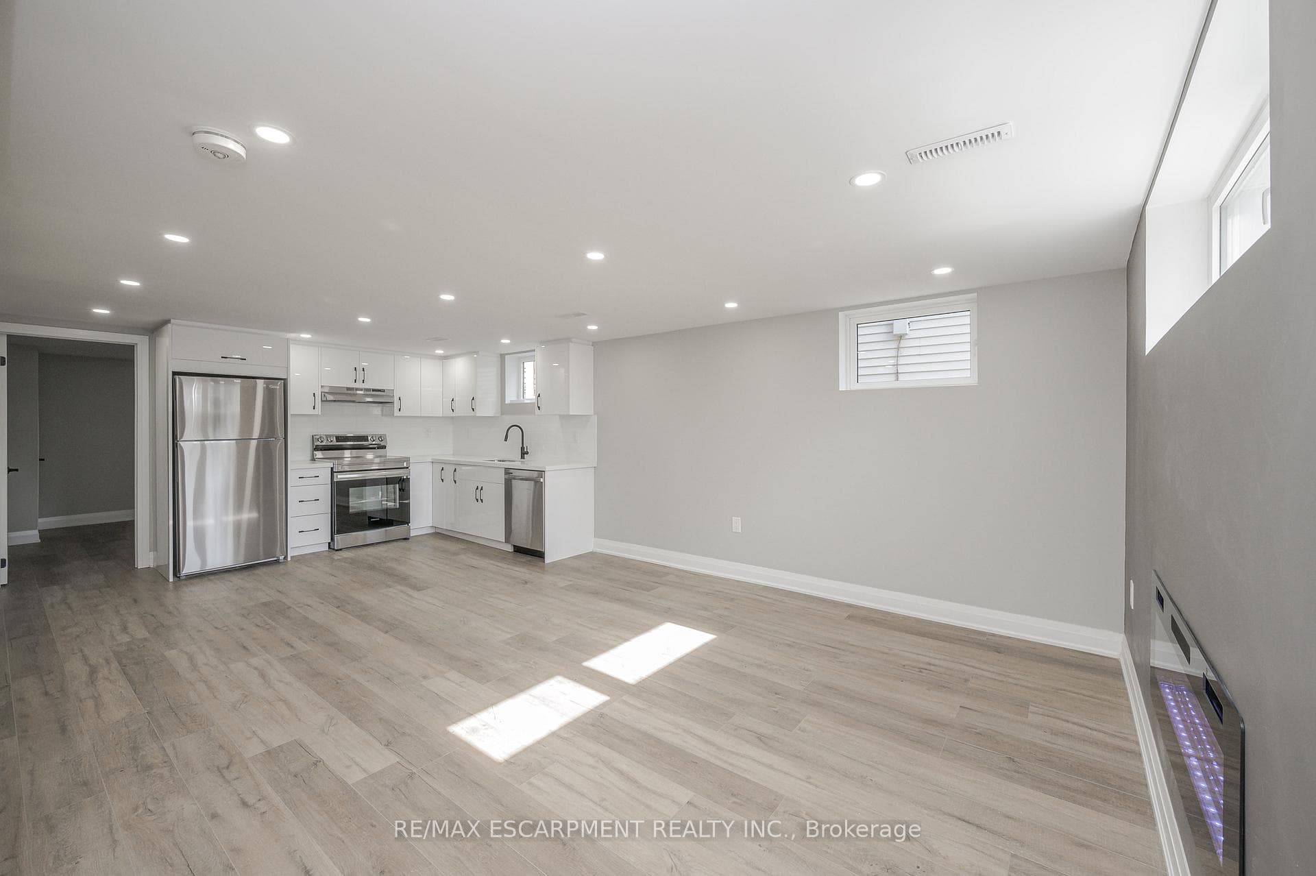 144 East 44th Street Unit LOWER photo 5