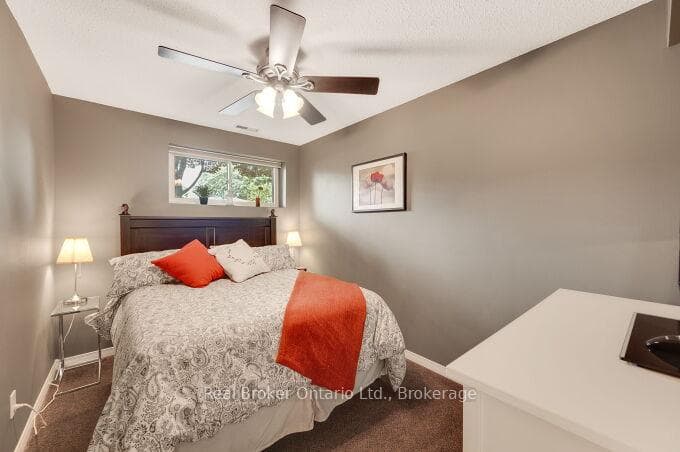 4162 Sutherland Crescent photo 27