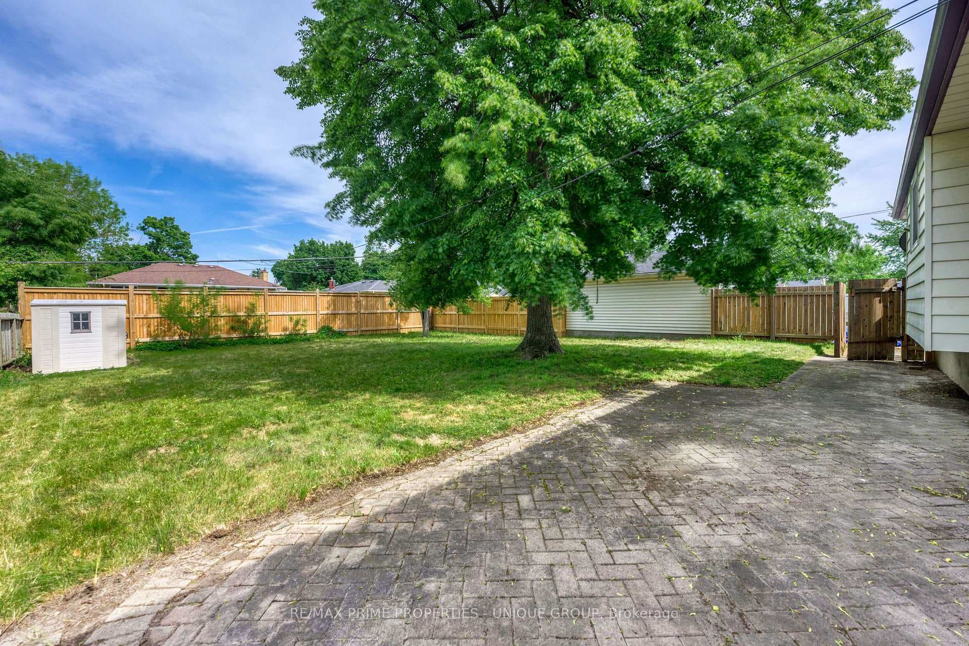 890 Hollands Avenue photo 6