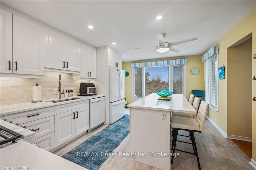 1146 LANCASTER Drive photo 13