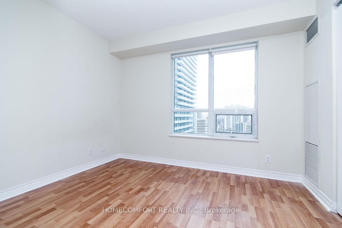 212 Eglinton Avenue Unit 1903 photo 6