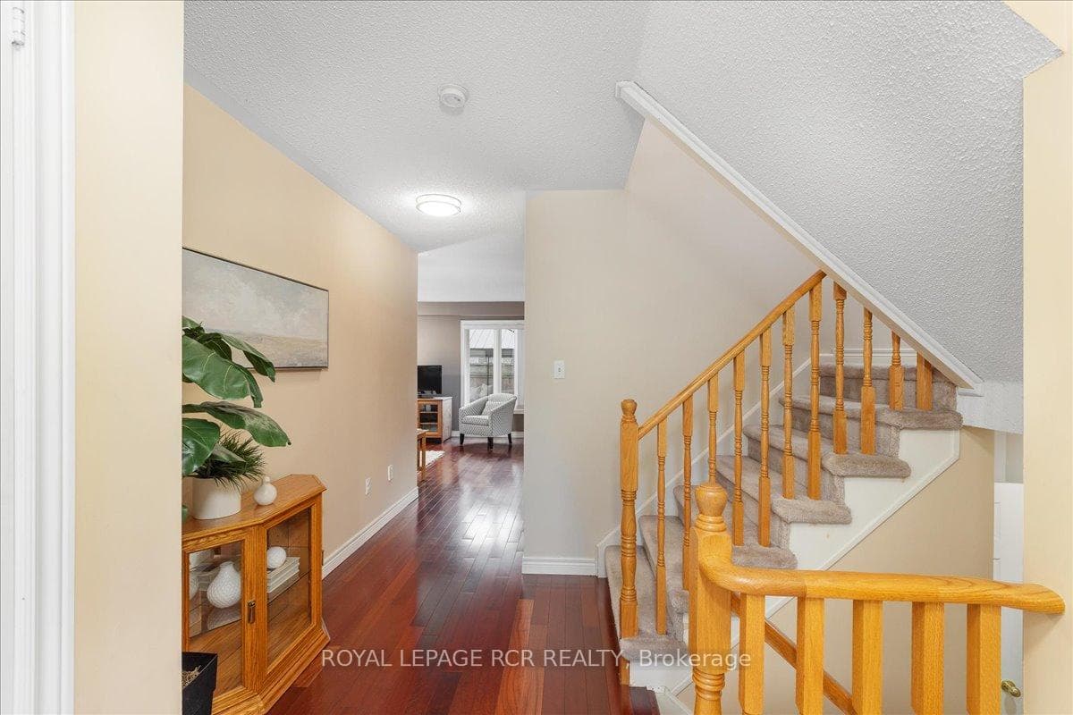 73 Steckley Street photo 4