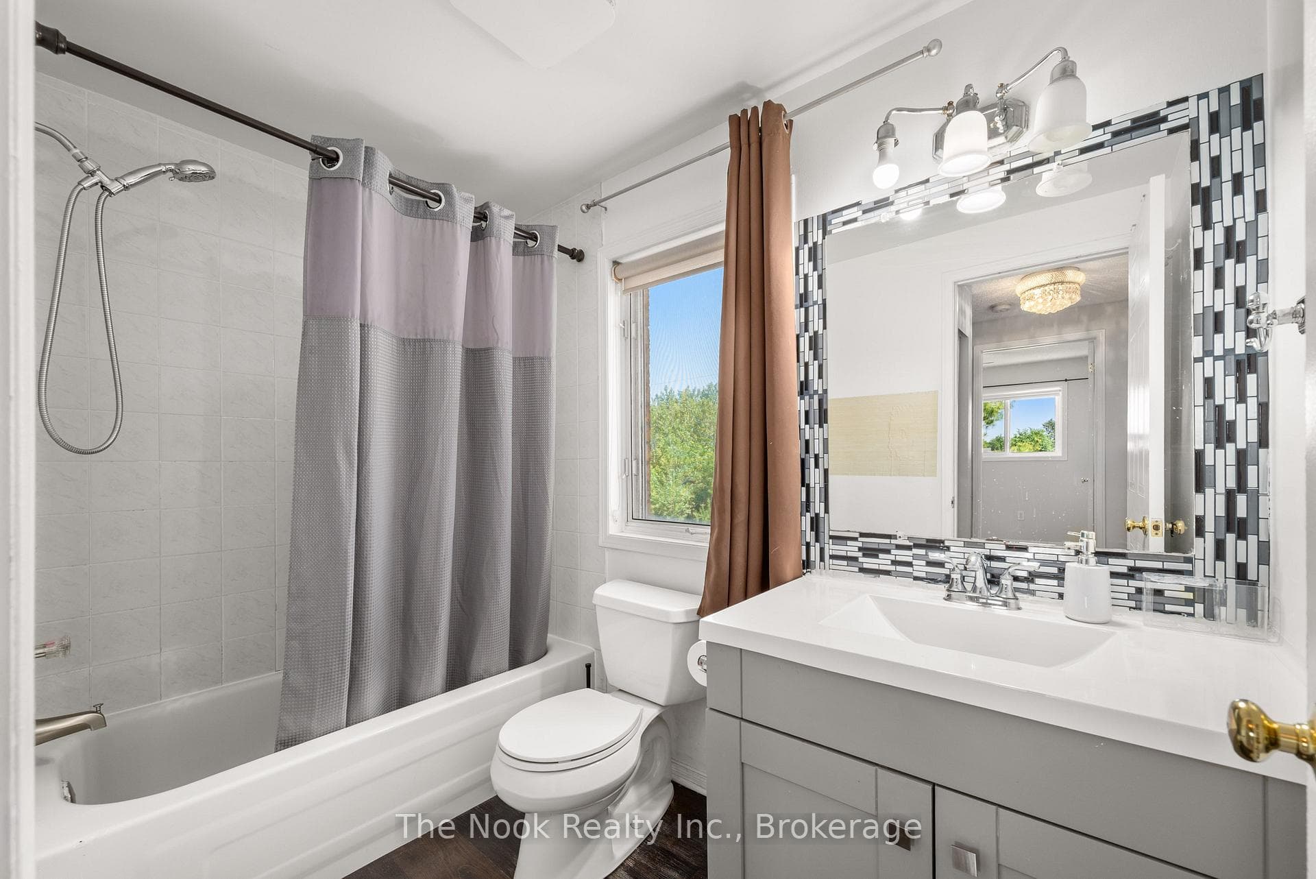 Main Bathroom