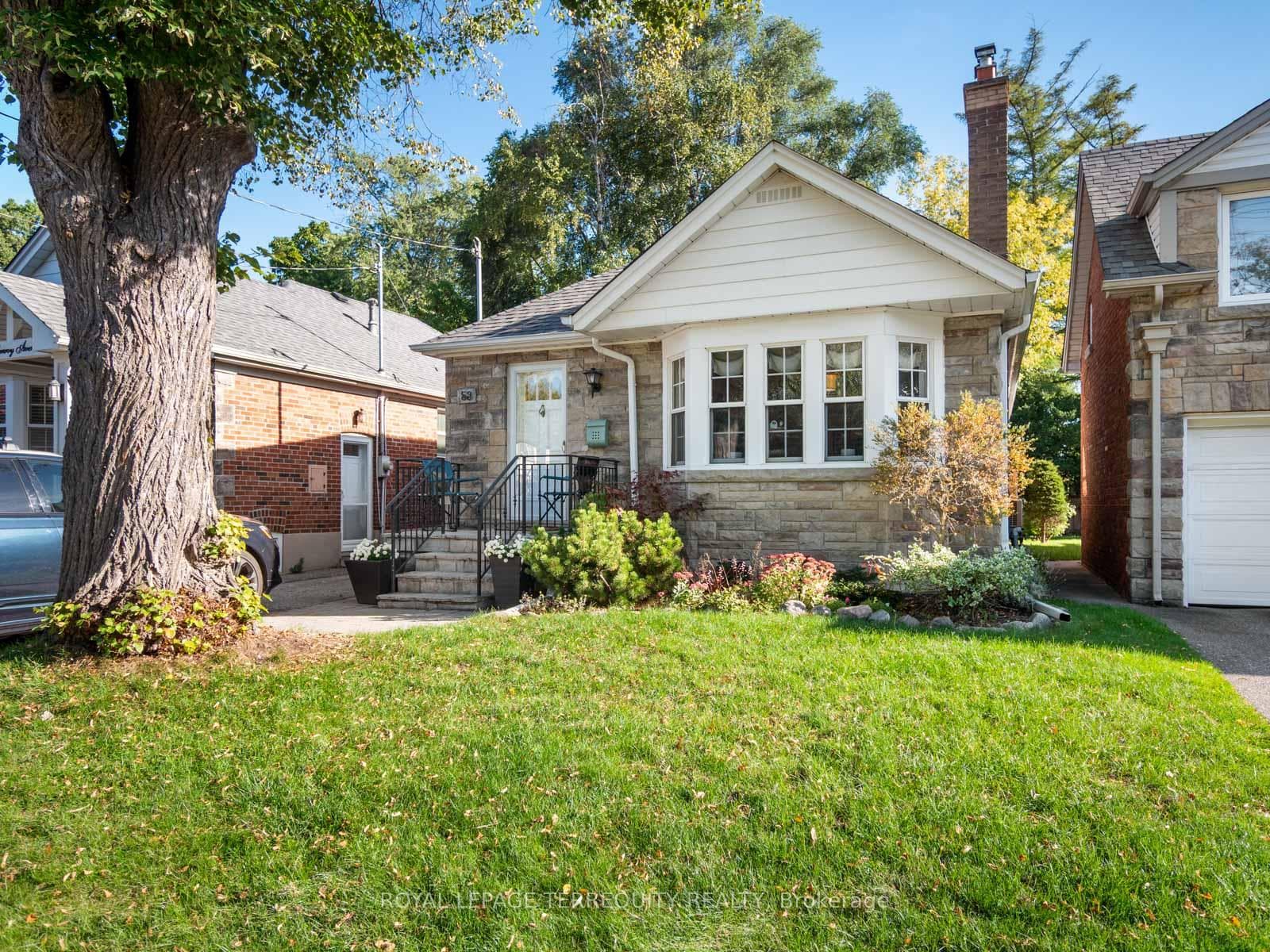 53 Glenroy Avenue photo 1