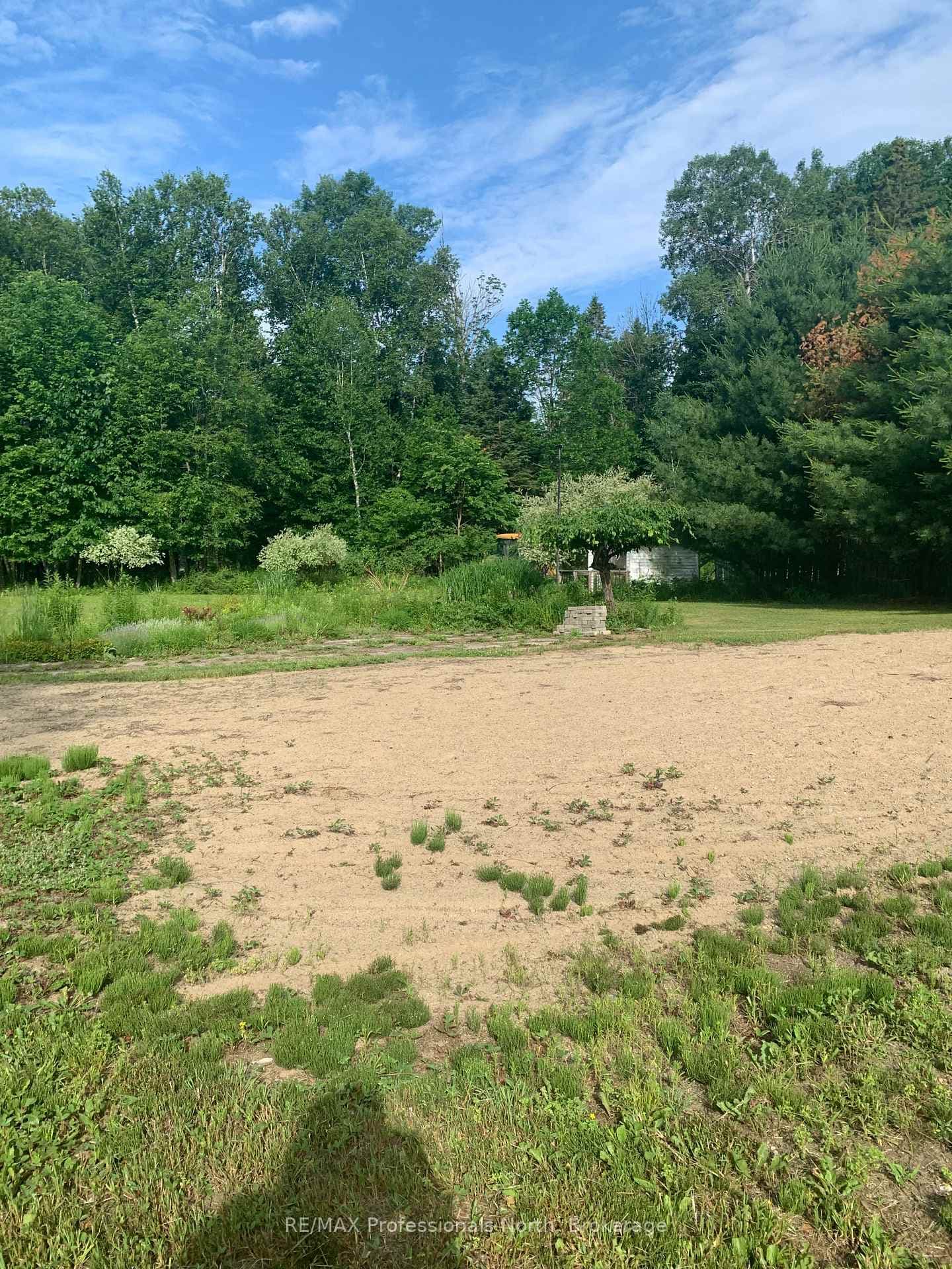 2075 Wigamog Road photo 11