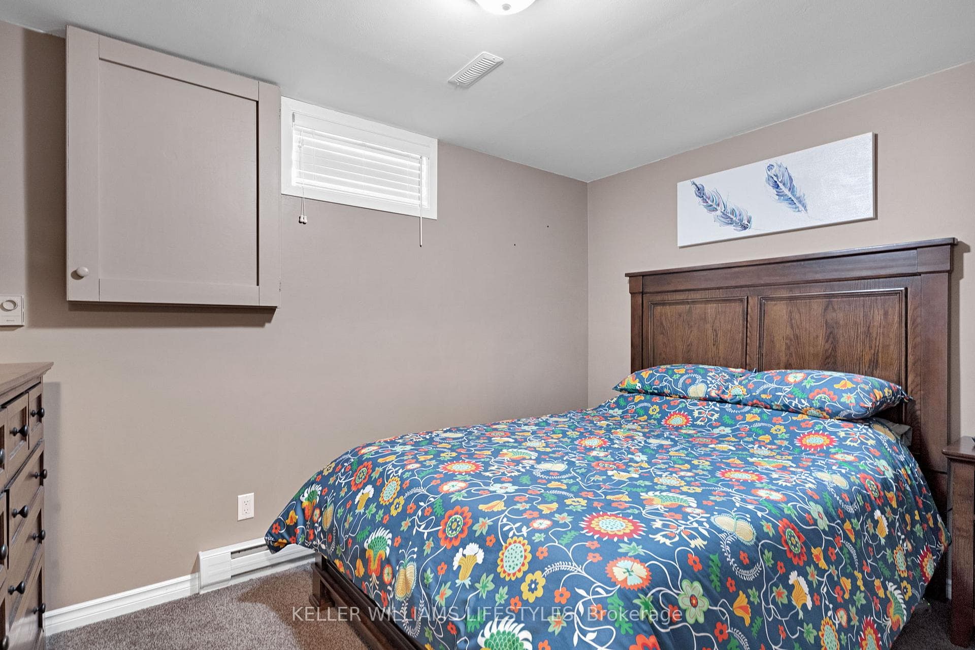 115 Acorn Crescent photo 32