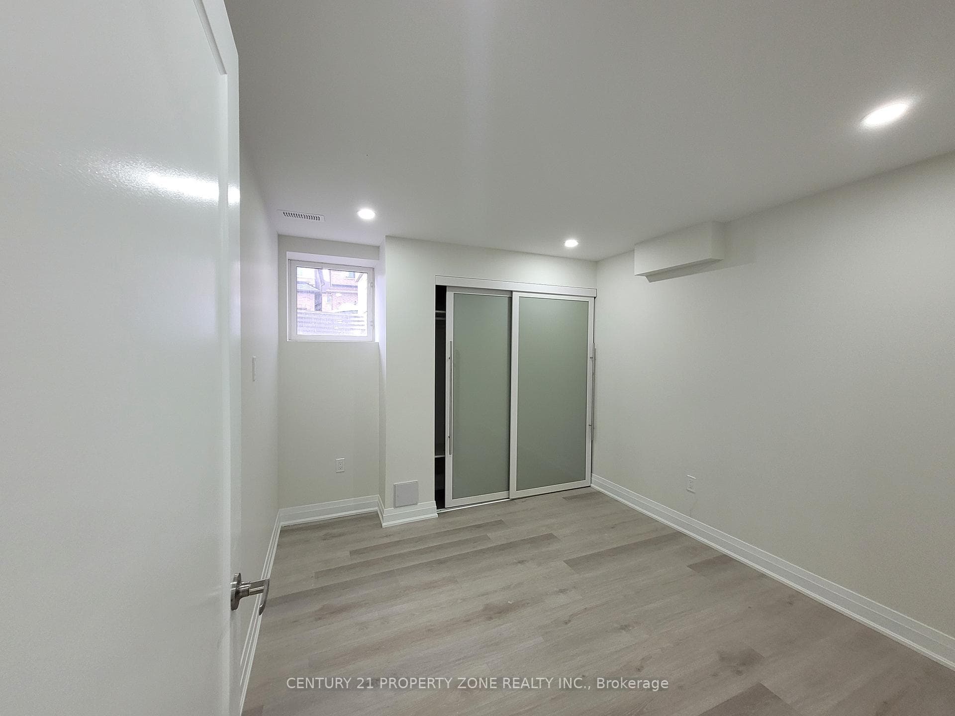 26 Tweedhill Avenue Unit Bsmt photo 7