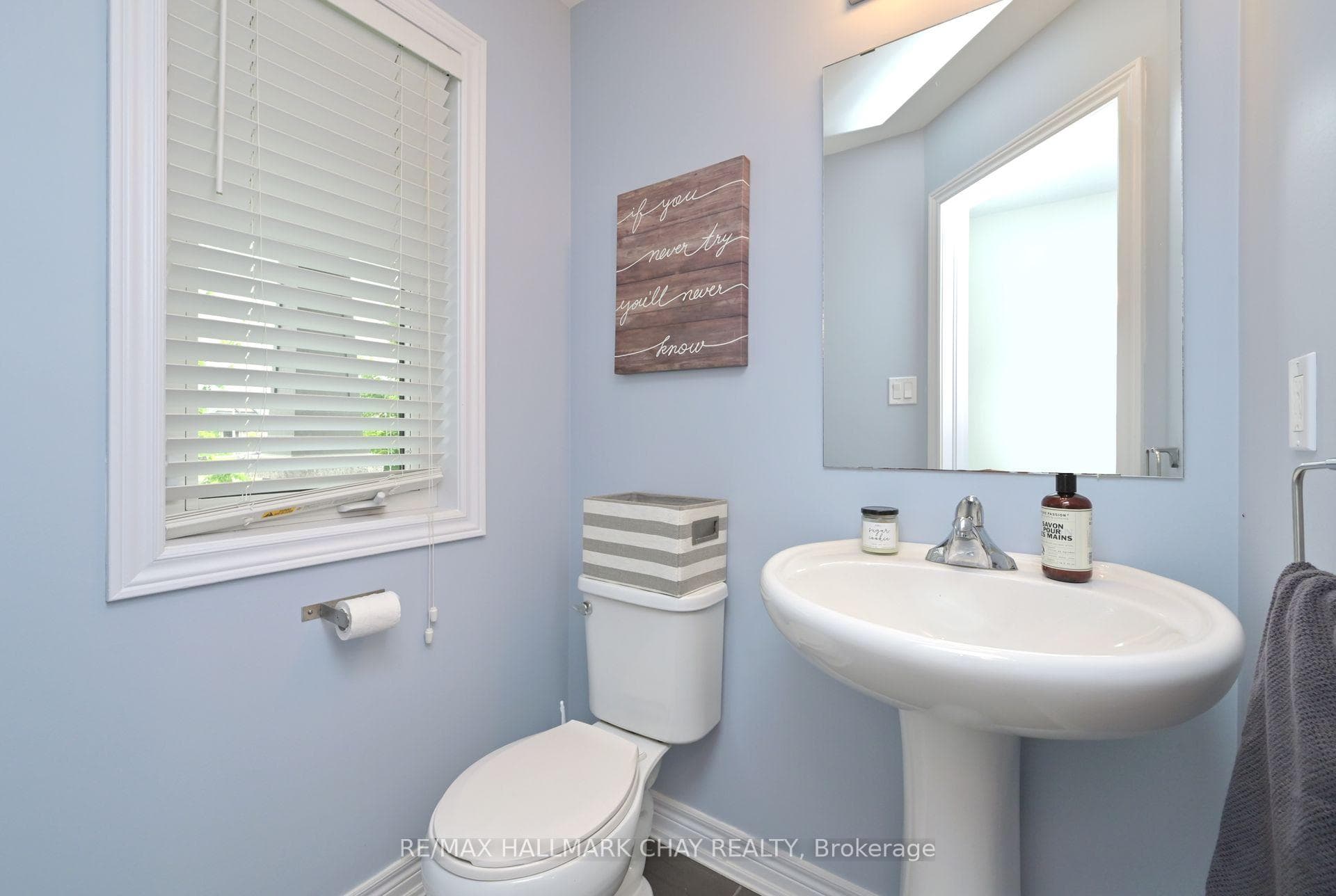 237 Hutchinson Drive photo 23