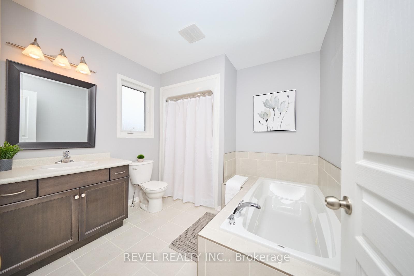 8811 Silverstar Court photo 20