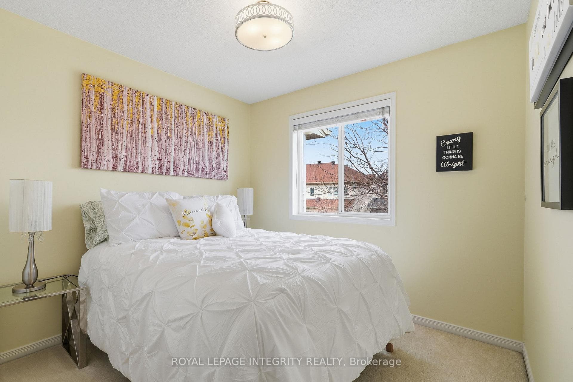 1073 Brasseur Crescent photo 18