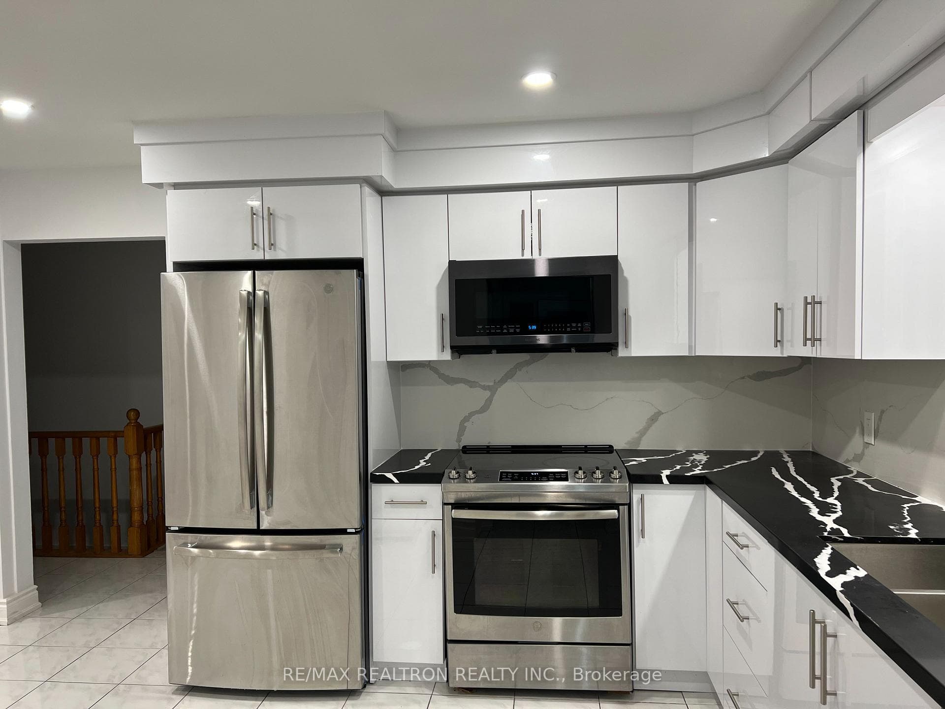 34 Pineslope Crescent Unit Main Fl photo 11