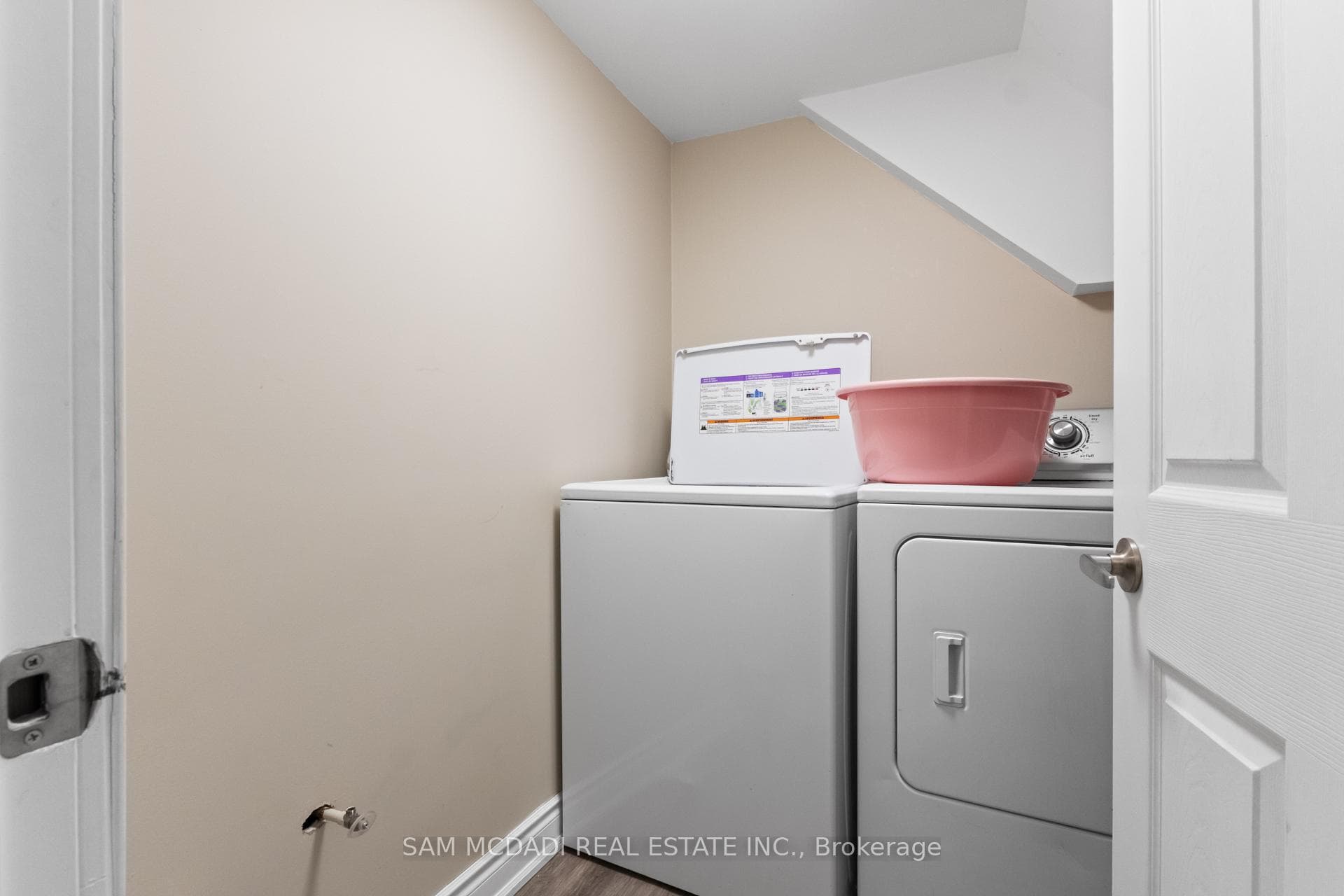1821 Christopher Road photo 3