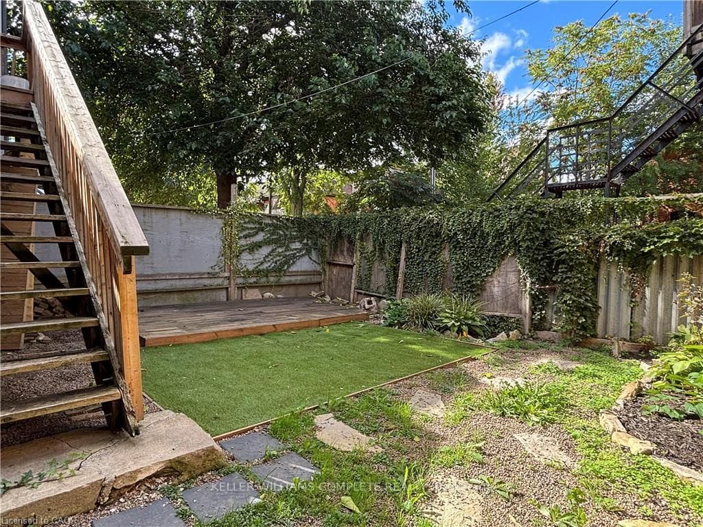 76 Wentworth Street photo 41