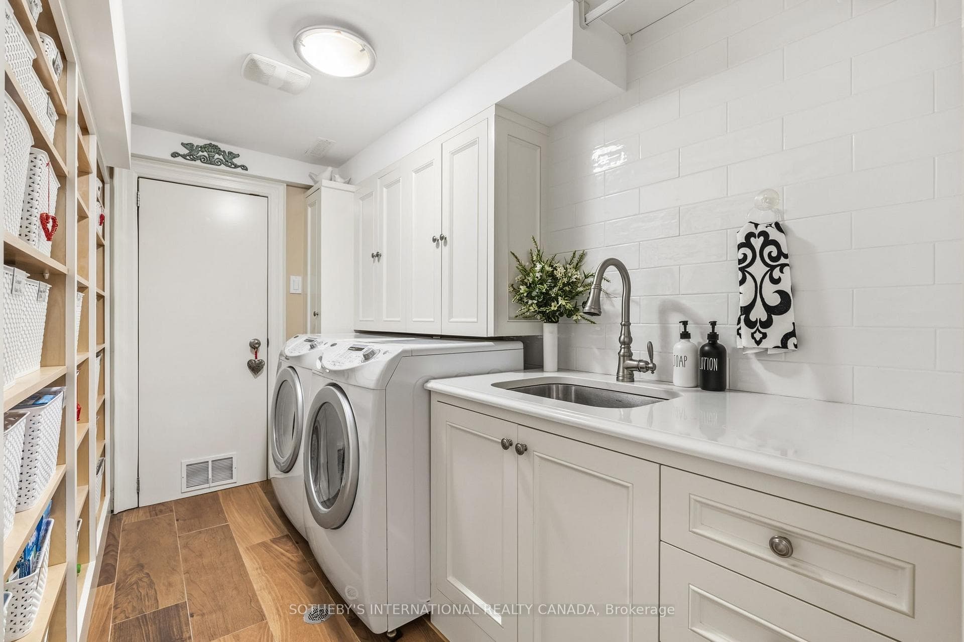 209 Douglas Avenue photo 32
