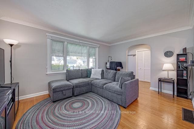 342 Millard Street photo 4