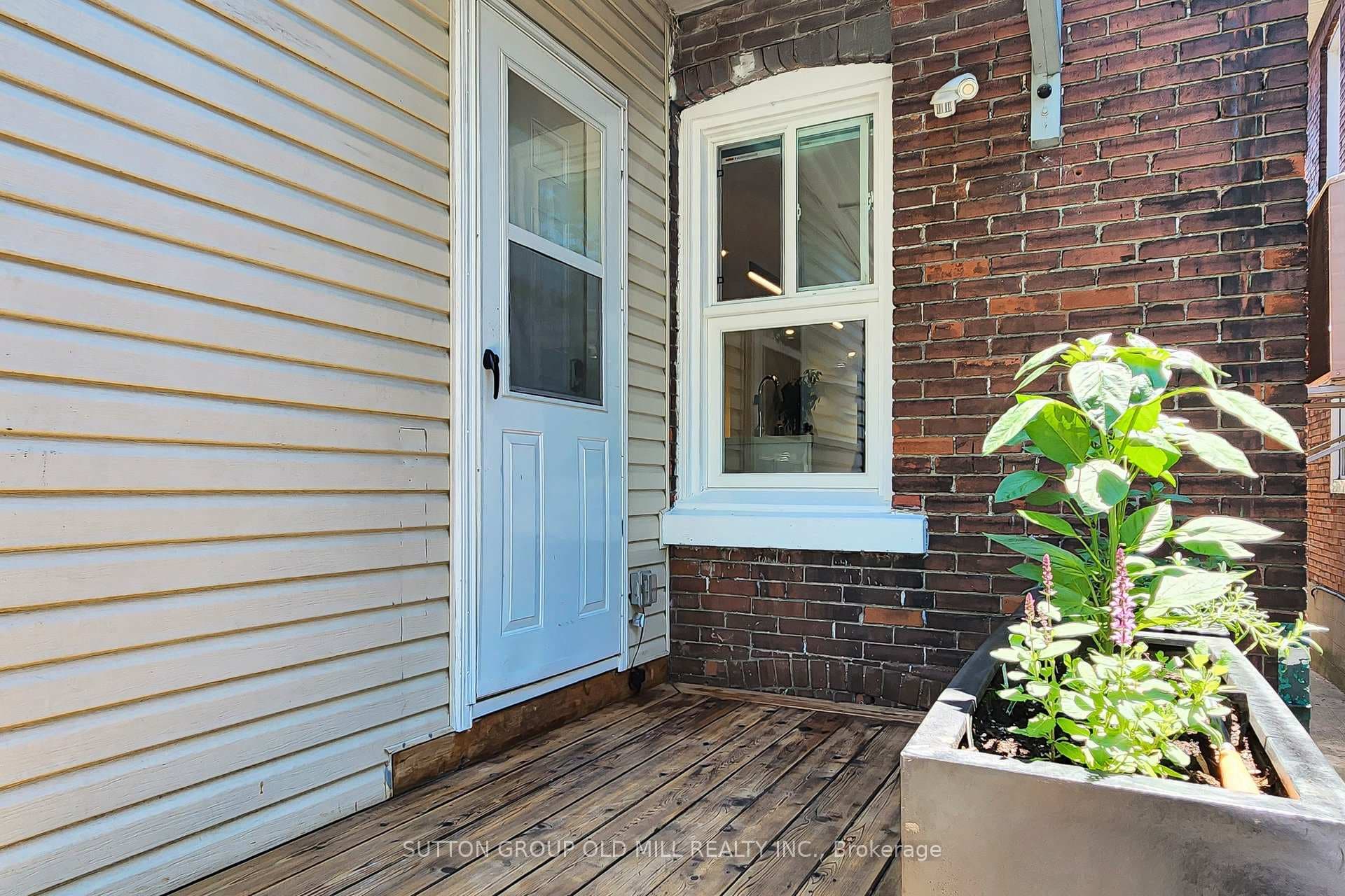 90 Fermanagh Avenue photo 40