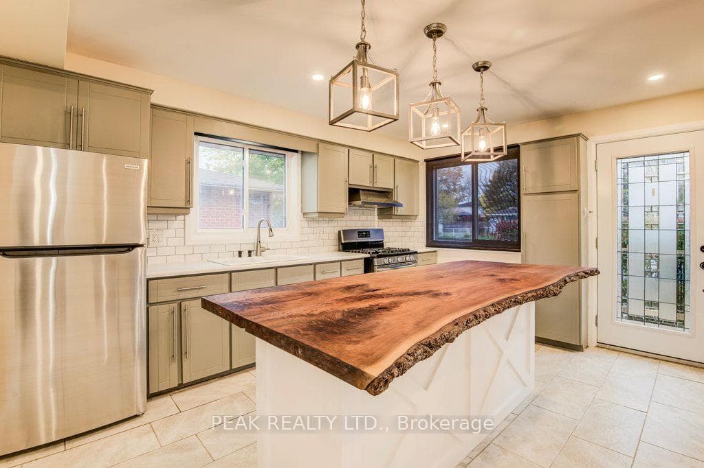 92 Brant Avenue photo 6