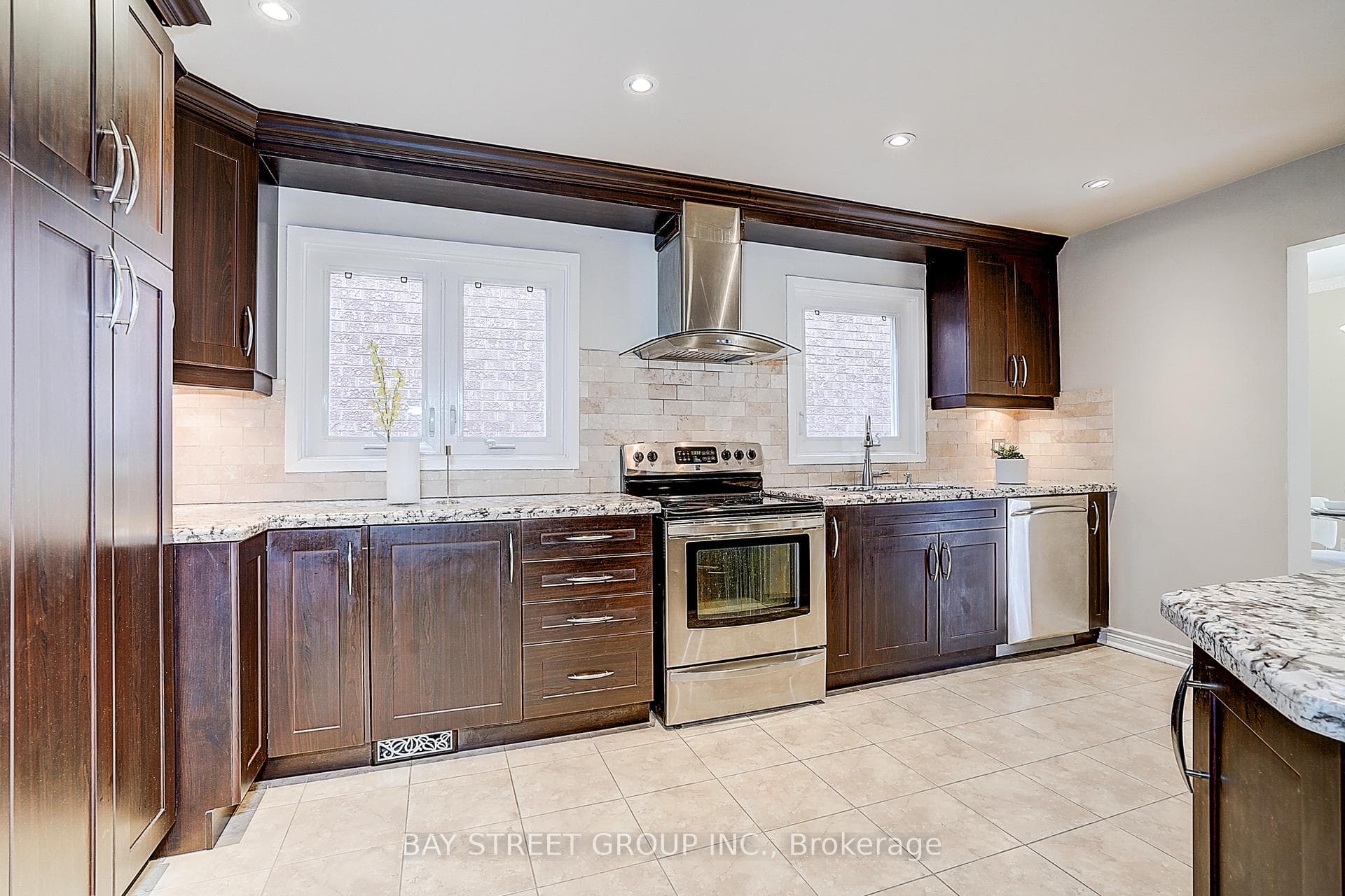 151 Campbell Avenue photo 31