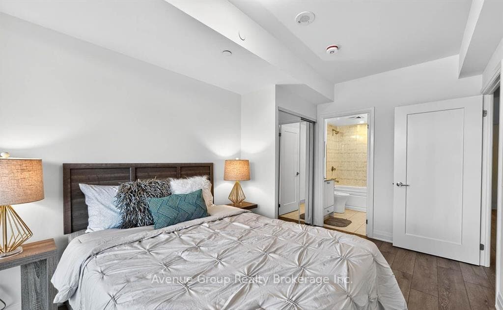 700 Sheppard Avenue Unit 211 photo 14