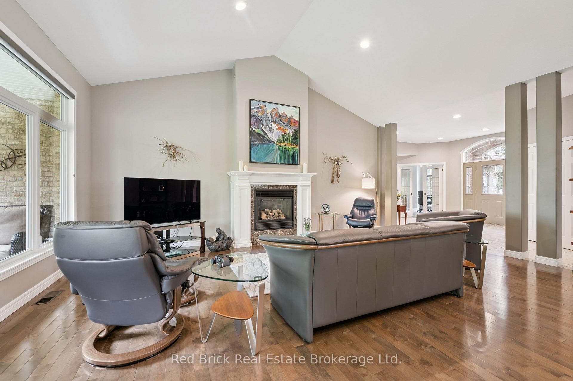 326 Erb Street photo 7