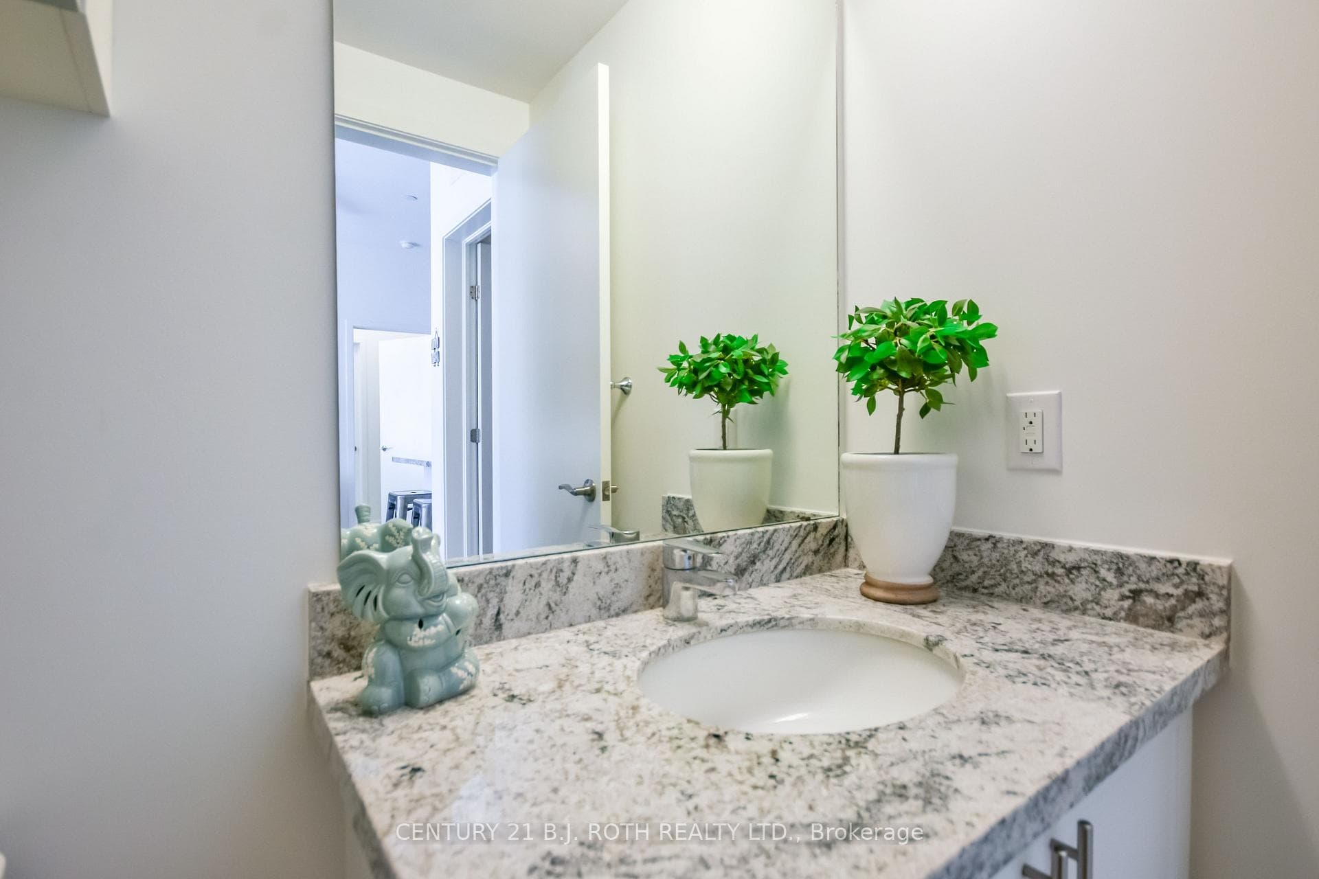 40 Horseshoe Boulevard Unit 107 photo 21