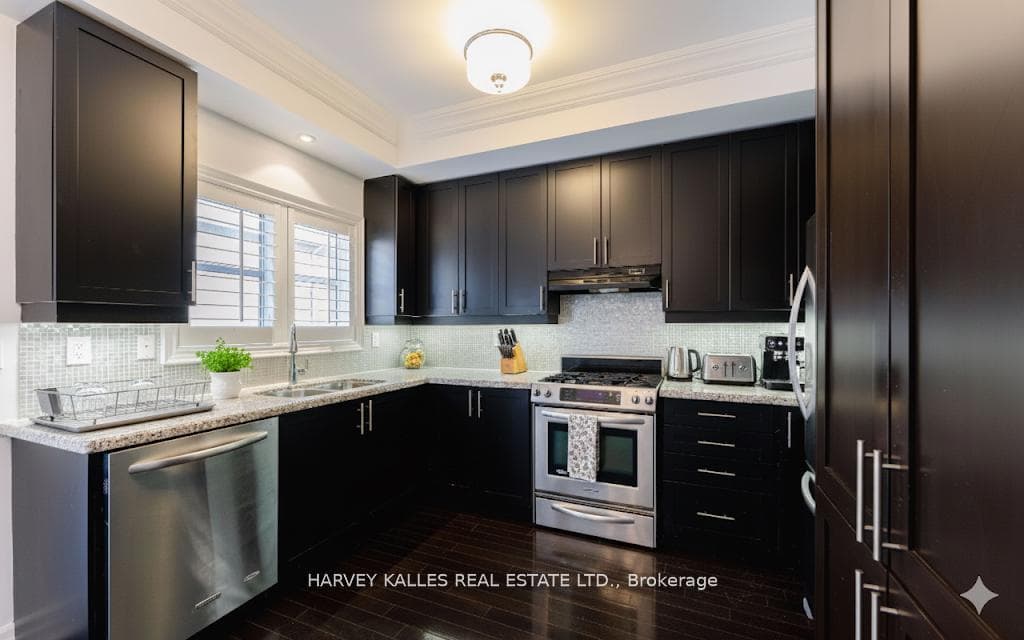 2677A Bathurst Street photo 5