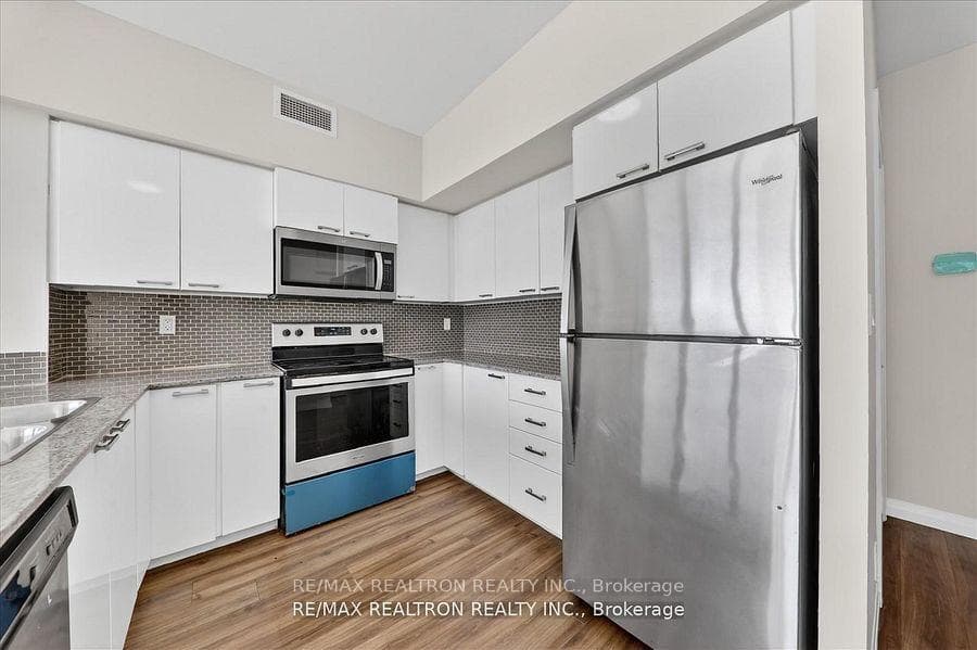 2152 Lawrence Avenue Unit PH08 photo 21