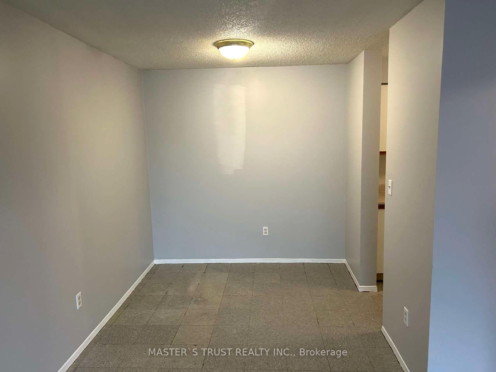 837 Simcoe Street Unit 203 photo 4