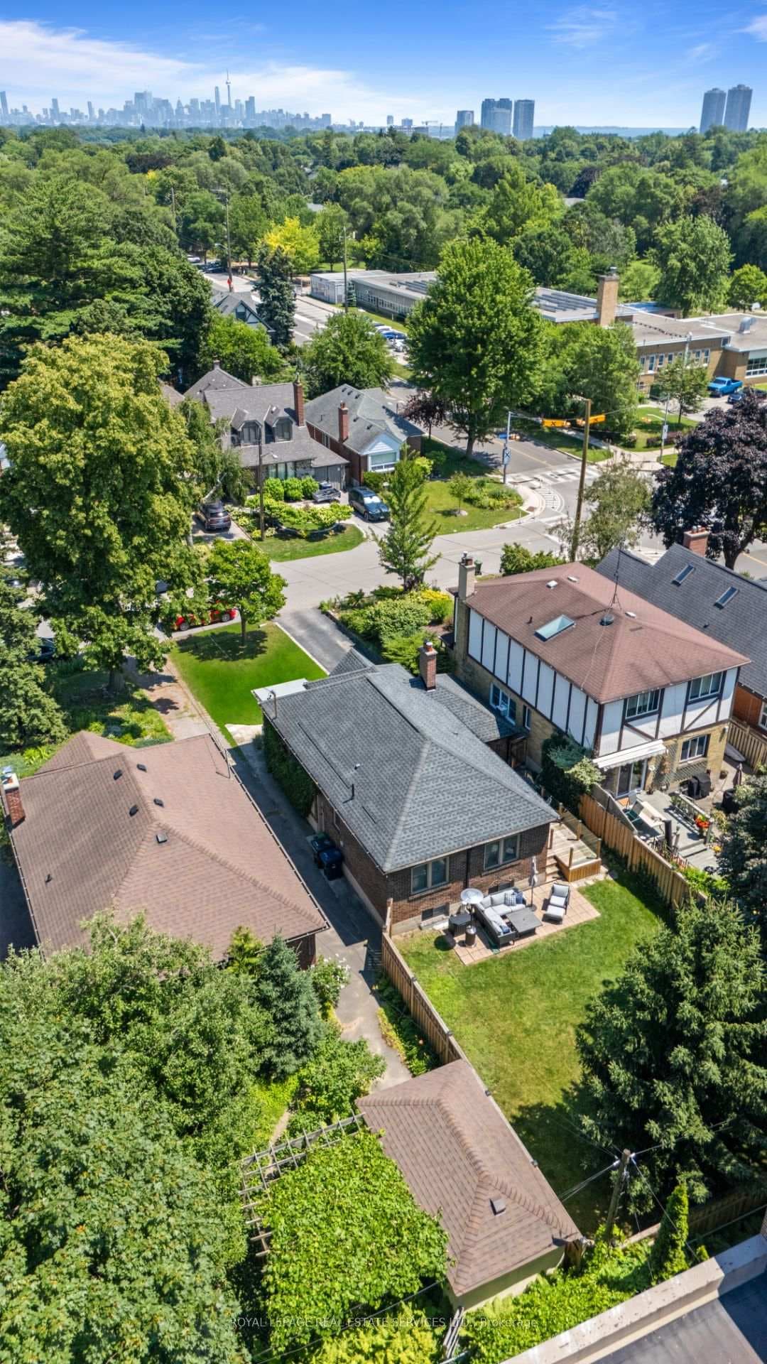 114 Humbervale Boulevard photo 34