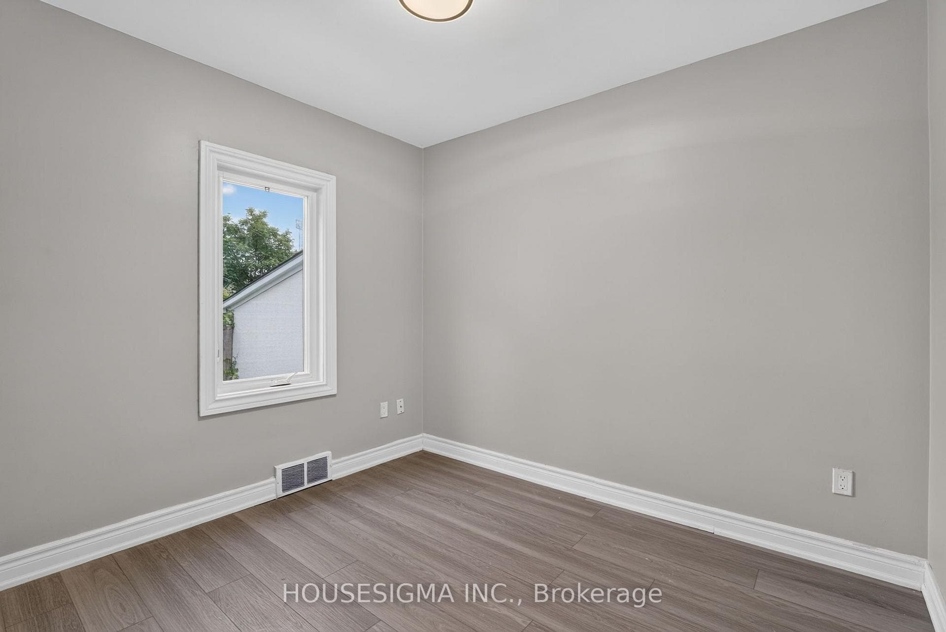 342 Carlton Street photo 20