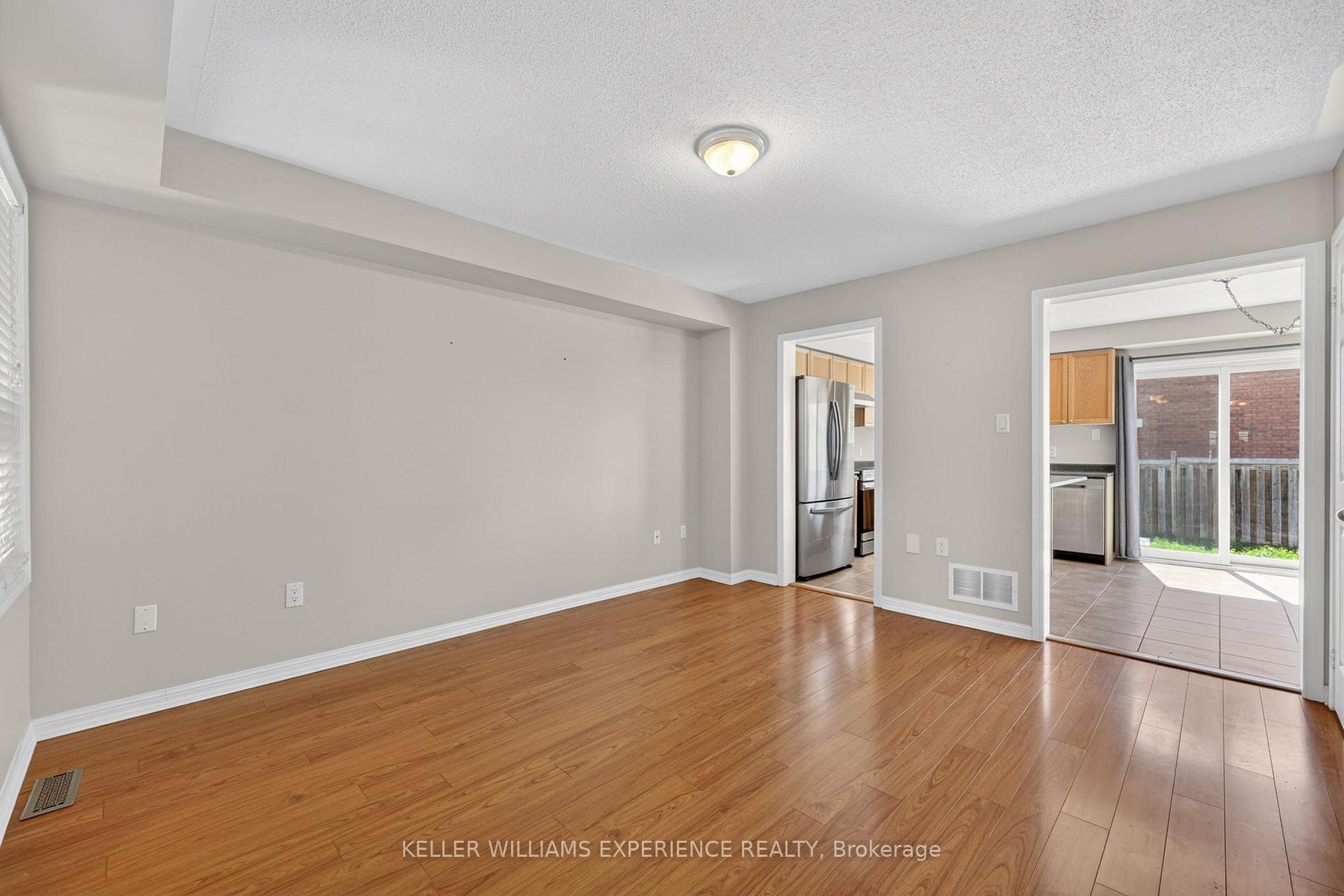 76 Commonwealth Road photo 9