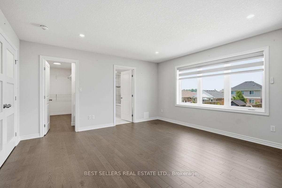 22 Weir Crescent photo 27