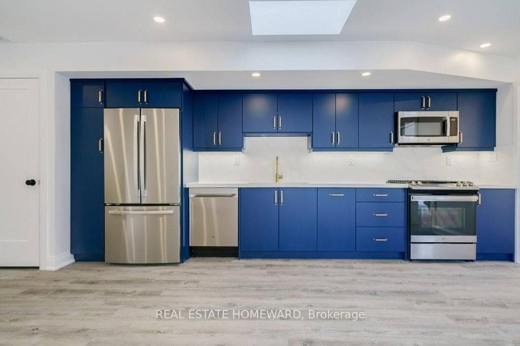 147 Denison Avenue photo 10