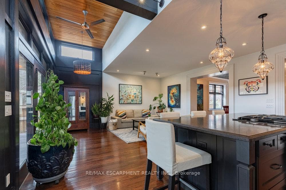63 Stanley Avenue photo 14