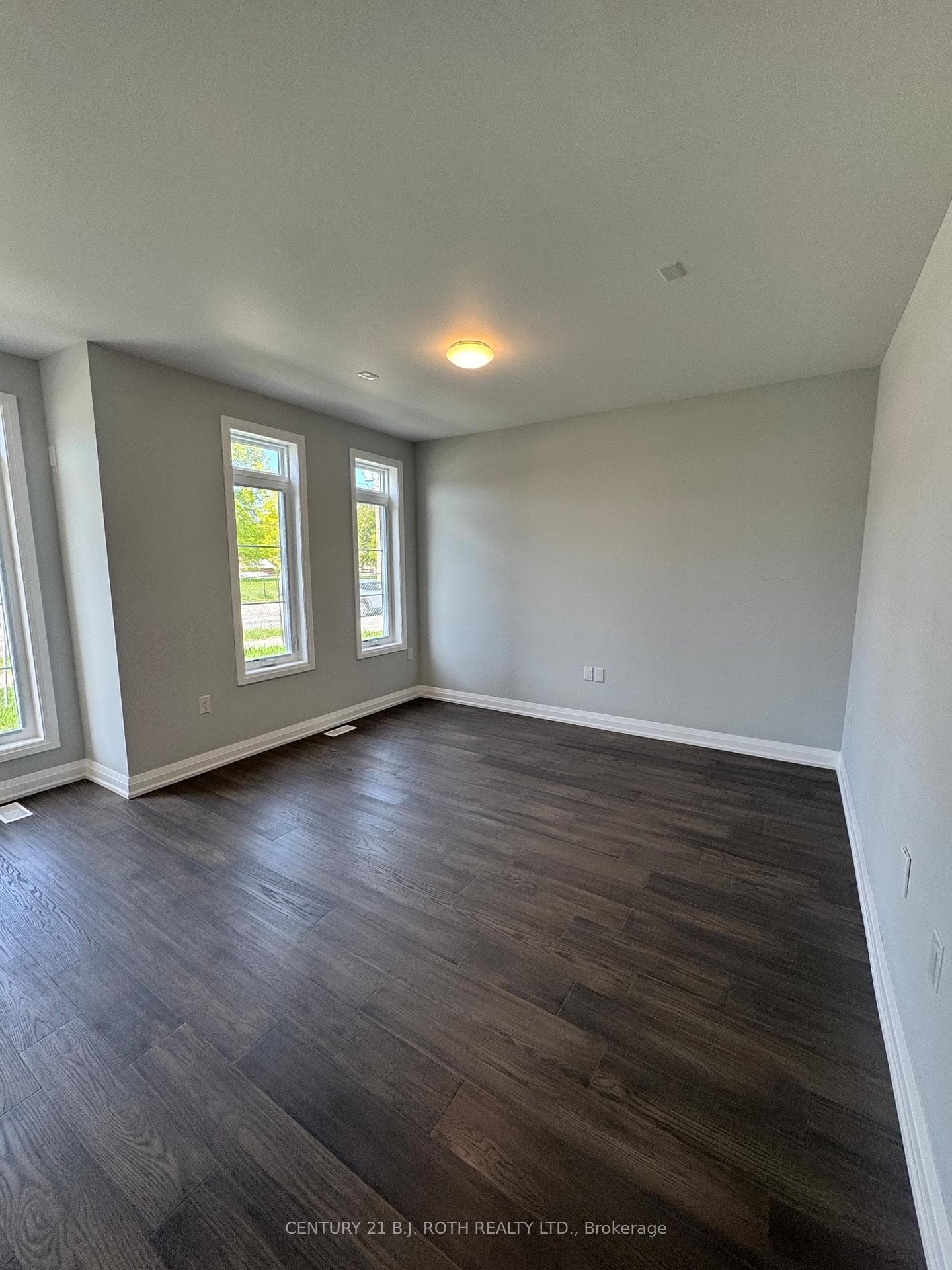 260 Eagle Street Unit 12 photo 3