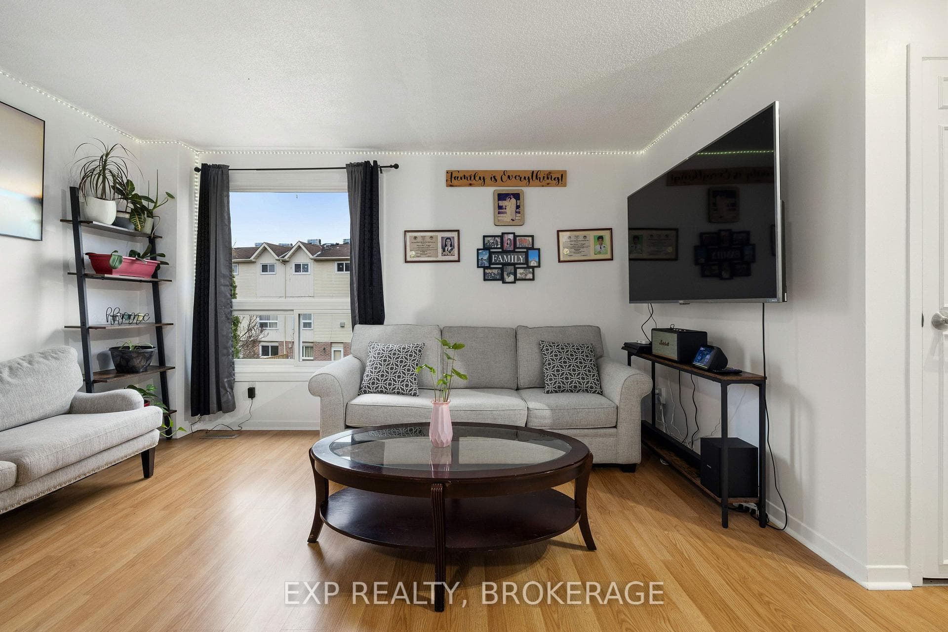 857 Datzell Lane Unit 90 photo 11