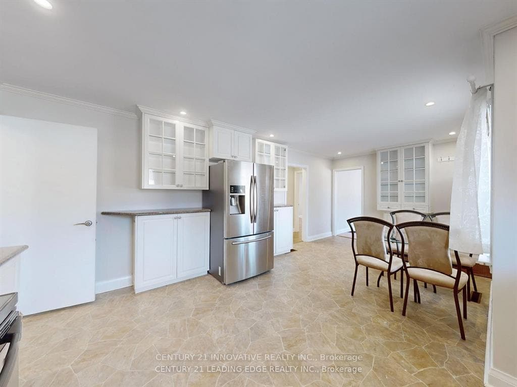 350 The Queensway N/A photo 9