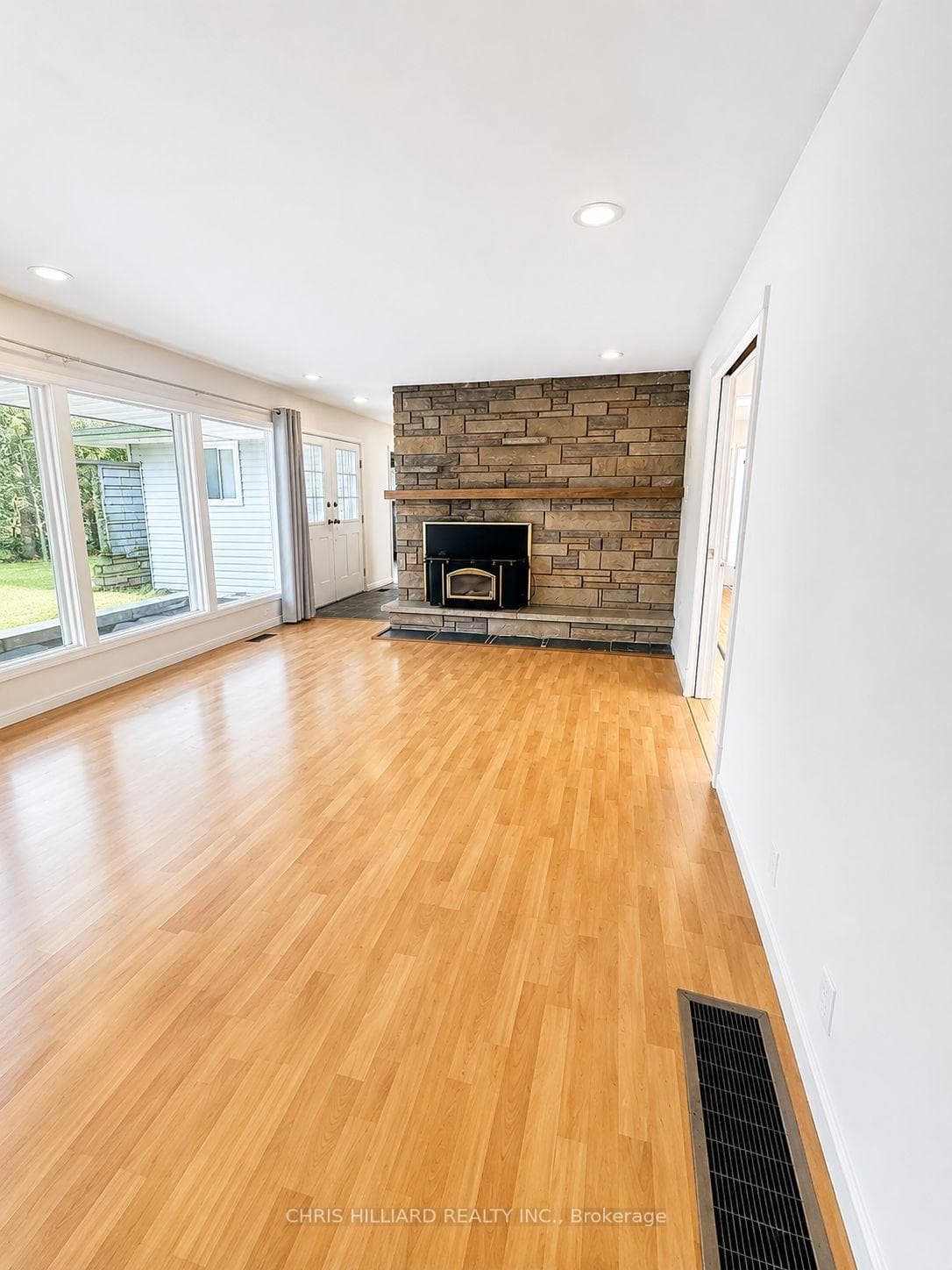 1668 River Road photo 5
