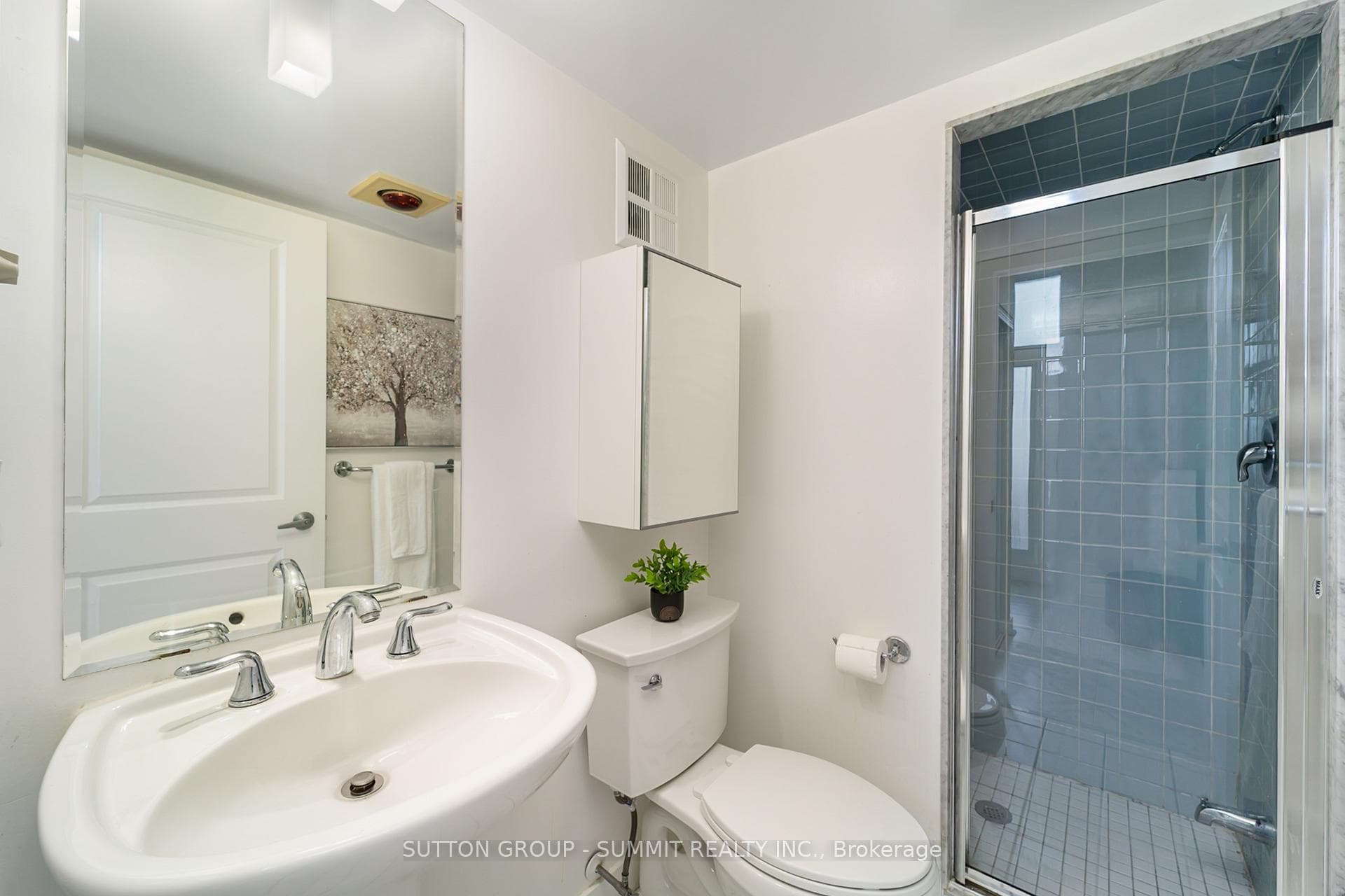 38 Lee Centre Drive Unit Th122 photo 10