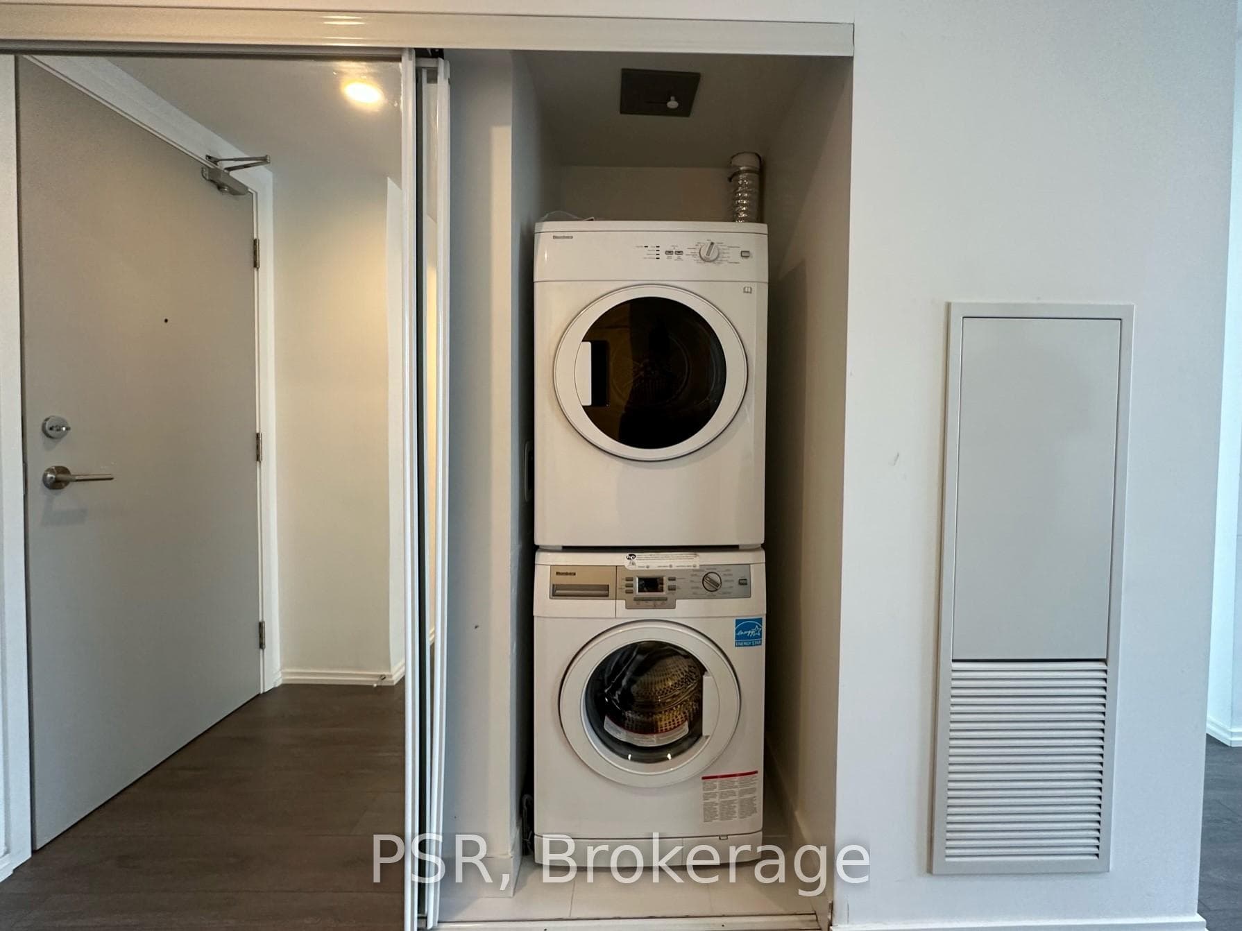 68 Shuter Street Unit 1603 photo 9