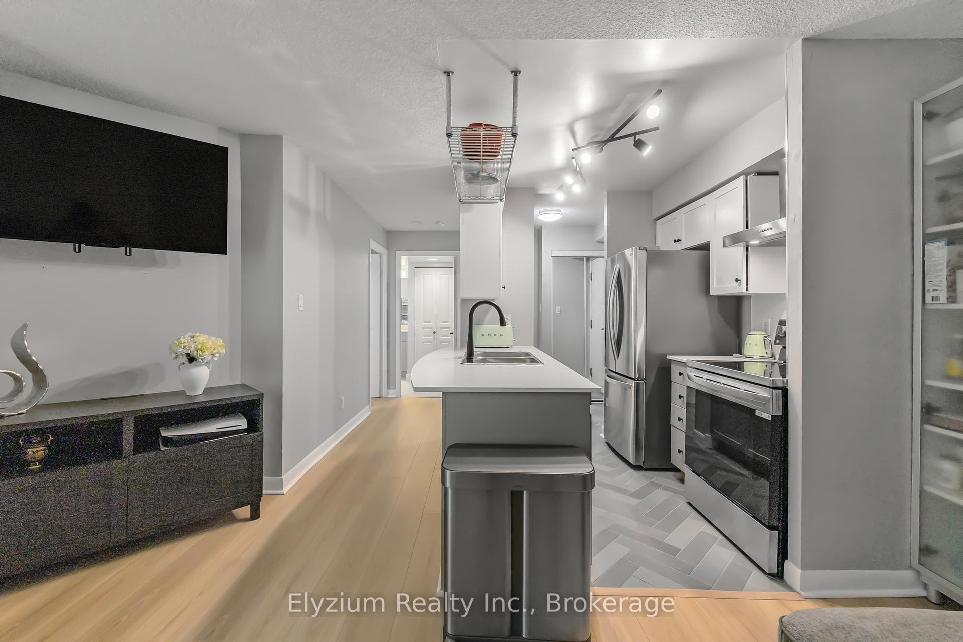 323 Richmond Street Unit 303 photo 13