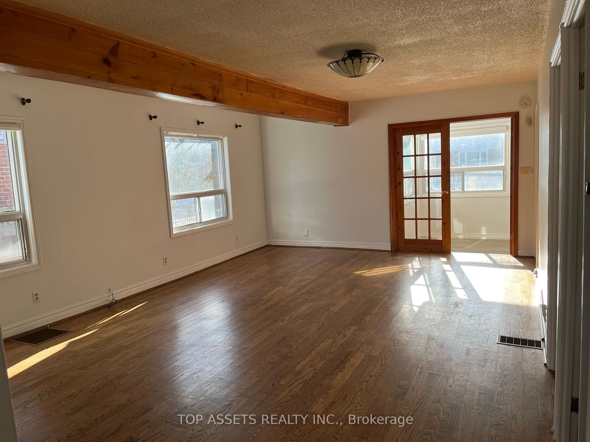 157 Audrey Avenue photo 5