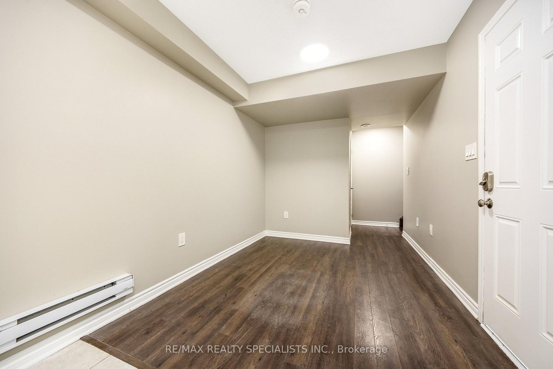 121 Frost Court photo 8