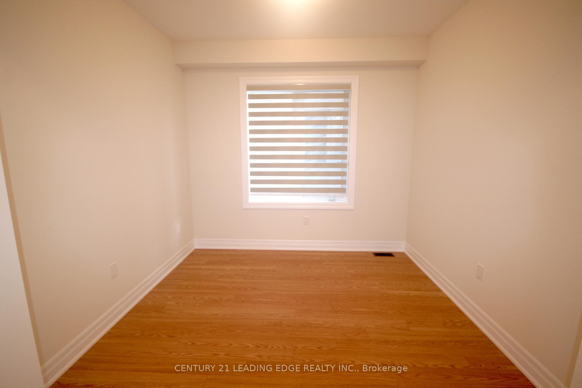 39 ED EWERT Avenue photo 5