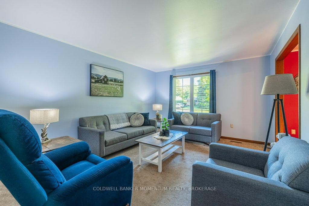 738 Welland Road photo 8