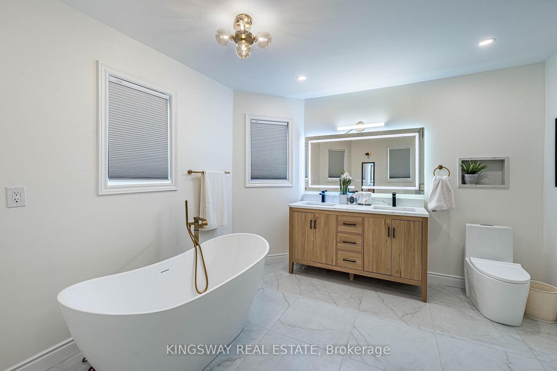 5969 RAYSHAW Crescent photo 29
