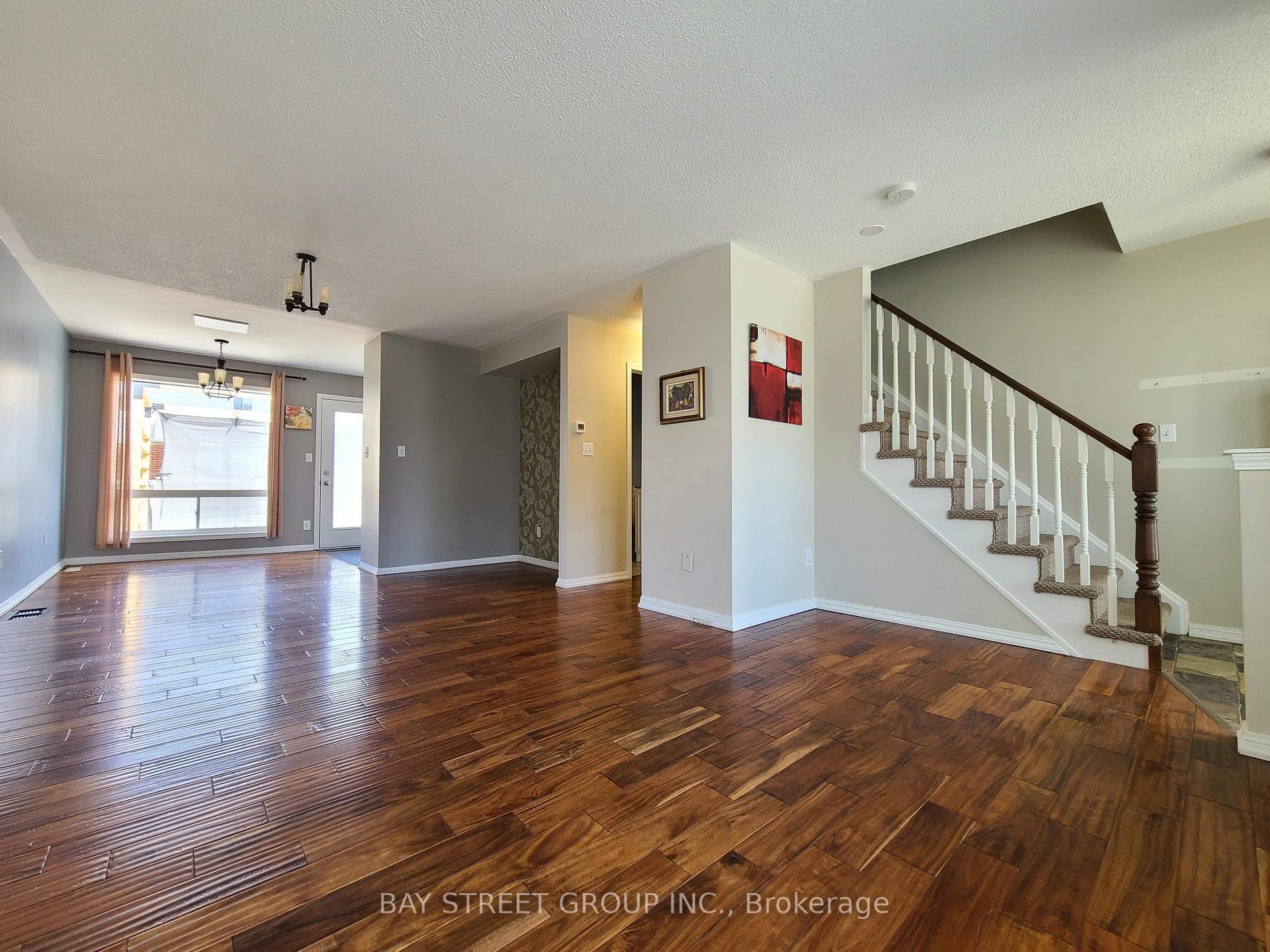 5556 Thorn Lane photo 8