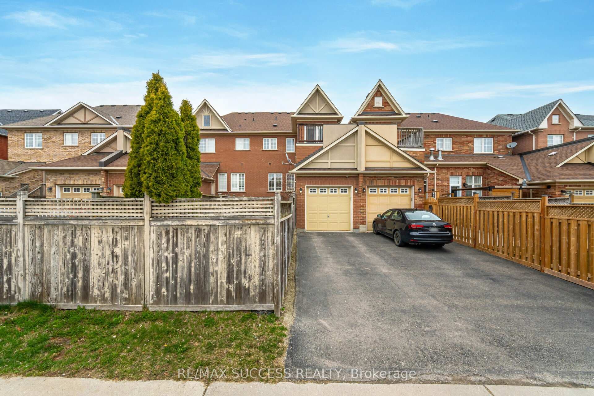 3466 Eglinton Avenue photo 40