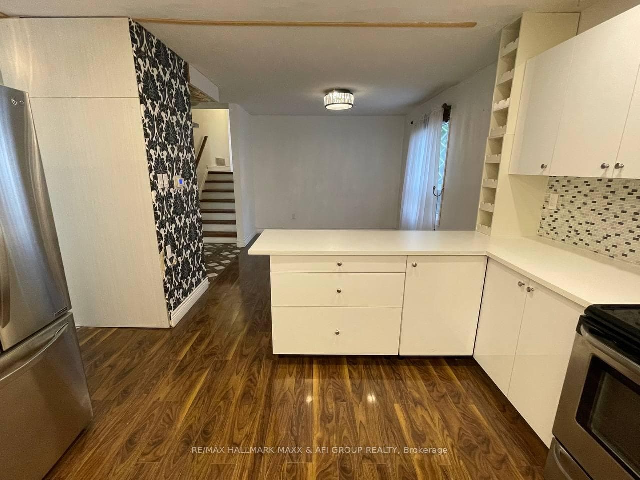 715 Mountview Place Unit Main photo 7