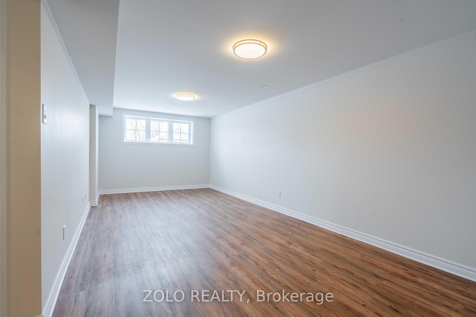 2360 Watson Crescent photo 24